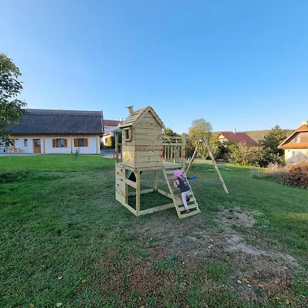 Tatil Evi Akacfa Vendeghaz