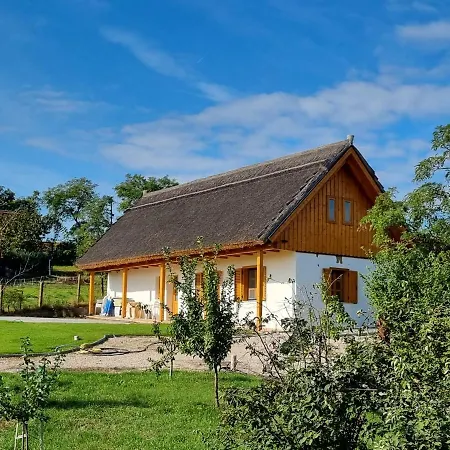 Tatil Evi Akacfa Vendeghaz Pakozd