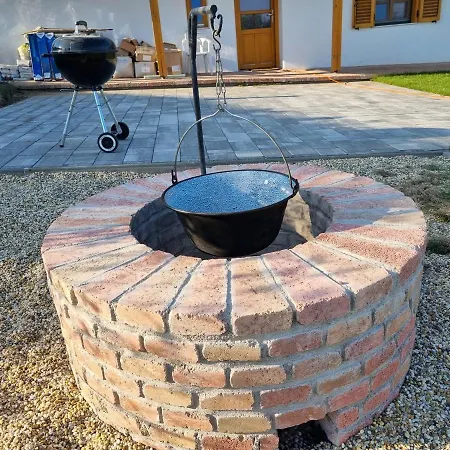 Akacfa Vendeghaz Tatil Evi