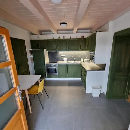 Akacfa Vendeghaz Tatil Evi *