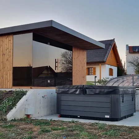 Tatil Evi Akacfa Vendeghaz *