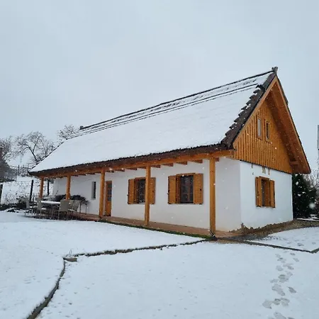 Parasztház Kilátással * Pákozd
