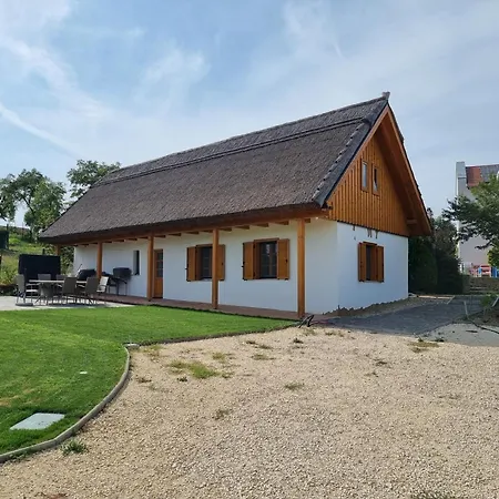 Akacfa Vendeghaz Tatil Evi