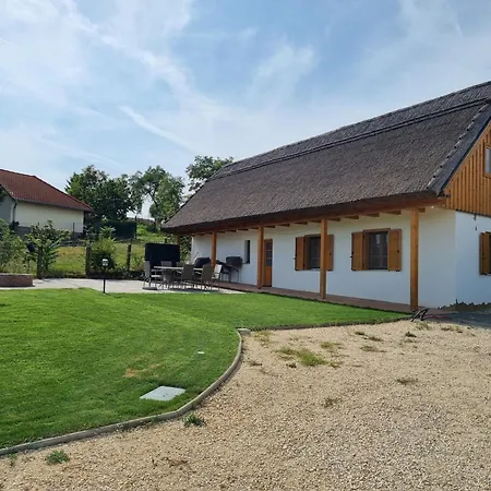 Tatil Evi Akacfa Vendeghaz