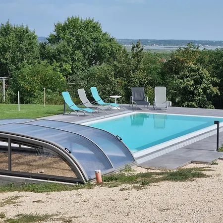 Akacfa Vendeghaz Tatil Evi