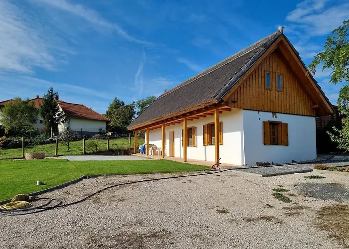 Akacfa Vendeghaz Hébergement de vacances Pakozd