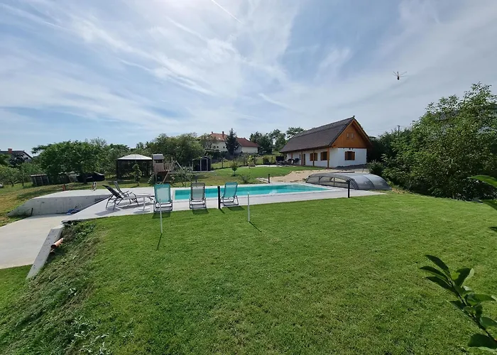 Akacfa Vendeghaz Hébergement de vacances *